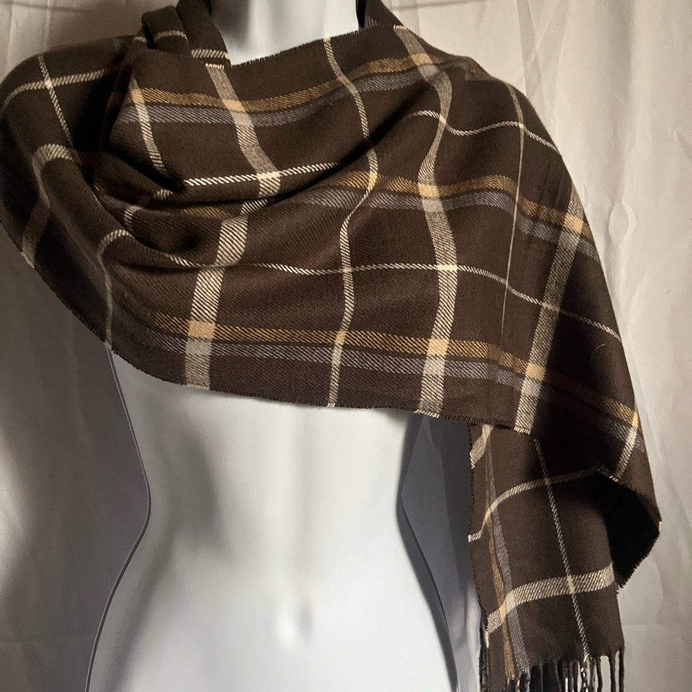 Elegant Brown Plaid Scarf